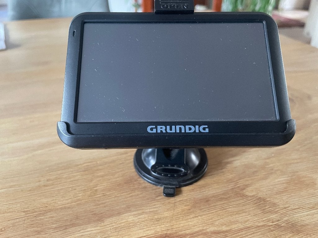 grundig navigatie (lifetime maps), Auto diversen, Ophalen of Verzenden, Zo goed als nieuw