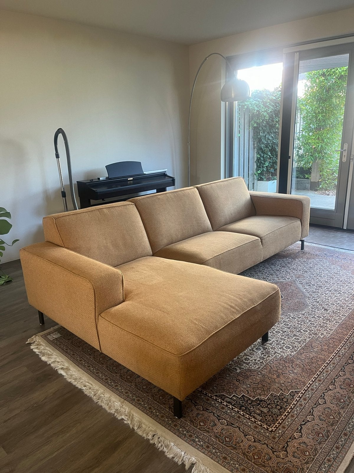 Trendhopper hoekbank honingkleur met loungegedeelte, Ophalen, Gebruikt, Hoekbank, 300 cm of meer
