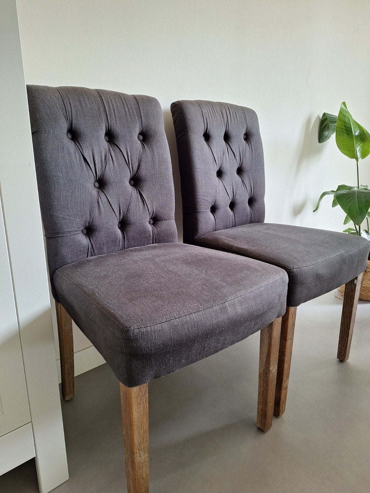 2 eetkamerstoelen - Grijs, Gebruikt, Twee, Ophalen of Verzenden, Stof