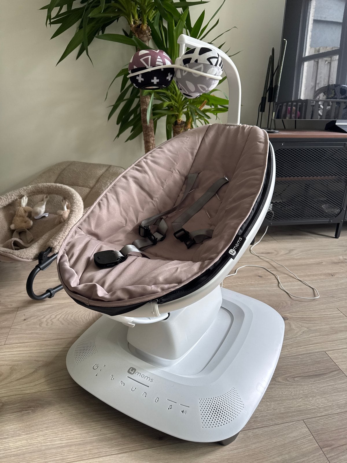 4moms mamaRoo 4.0 Wipstoel - Zo goed als nieuw, Overige merken, Wipstoel, Ophalen of Verzenden, Met gordel(s) of riempje(s)