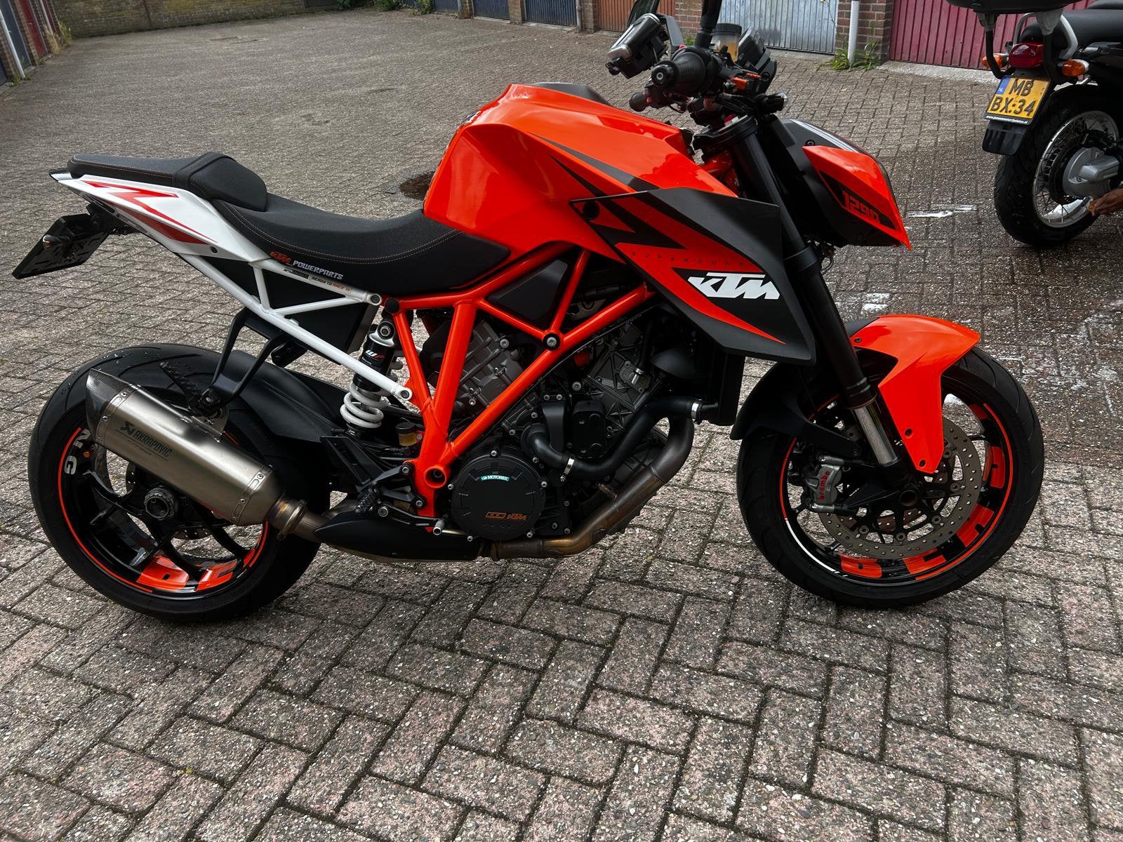 The Beast - KTM 1290 Superduke R 13.900 km, Motoren, 2 cilinders, Gebruikt, Particulier, Meer dan 35 kW