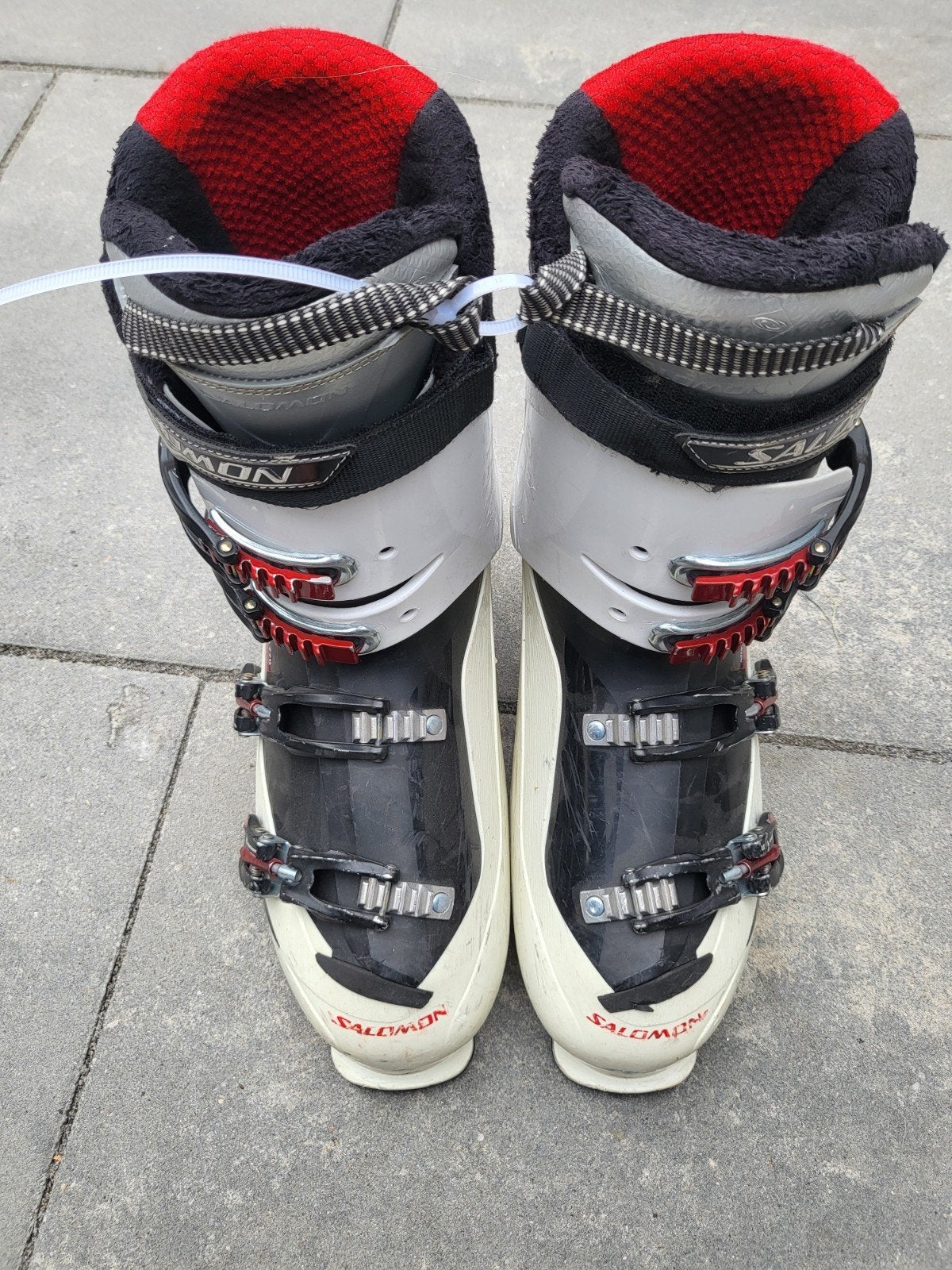 Salomon skischoenen, zo goed als nieuw, maat 49, Sport en Fitness, Skiën en Langlaufen, Ophalen of Verzenden