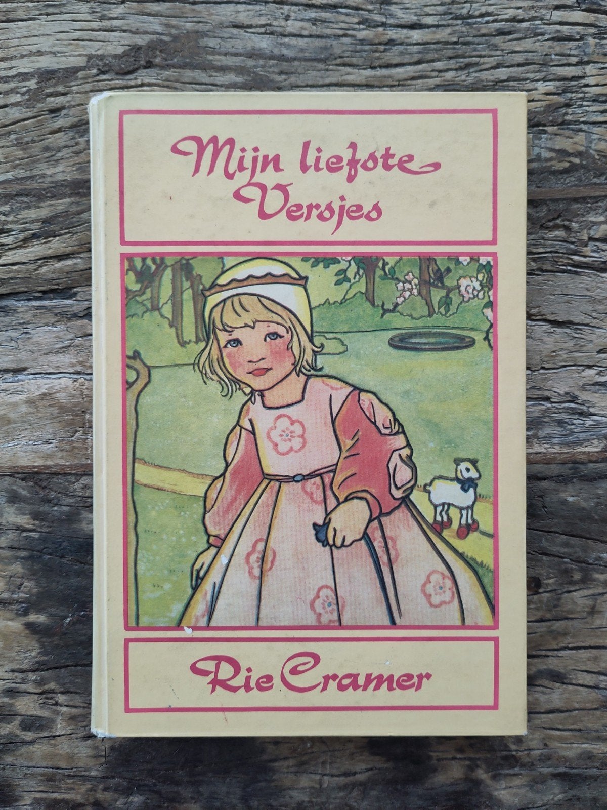 Boek Mijn liefste Versjes - Rie Cramer, Ophalen of Verzenden, Zo goed als nieuw, Rie Cramer, Prentenboek