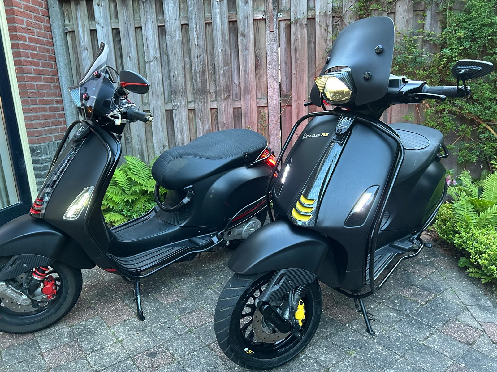 Vespa Sprint Notte RS // 2020 // 7800 km ! // Full option., Fietsen en Brommers, Scooters | Vespa, Ophalen, Overige modellen, Maximaal 45 km/u