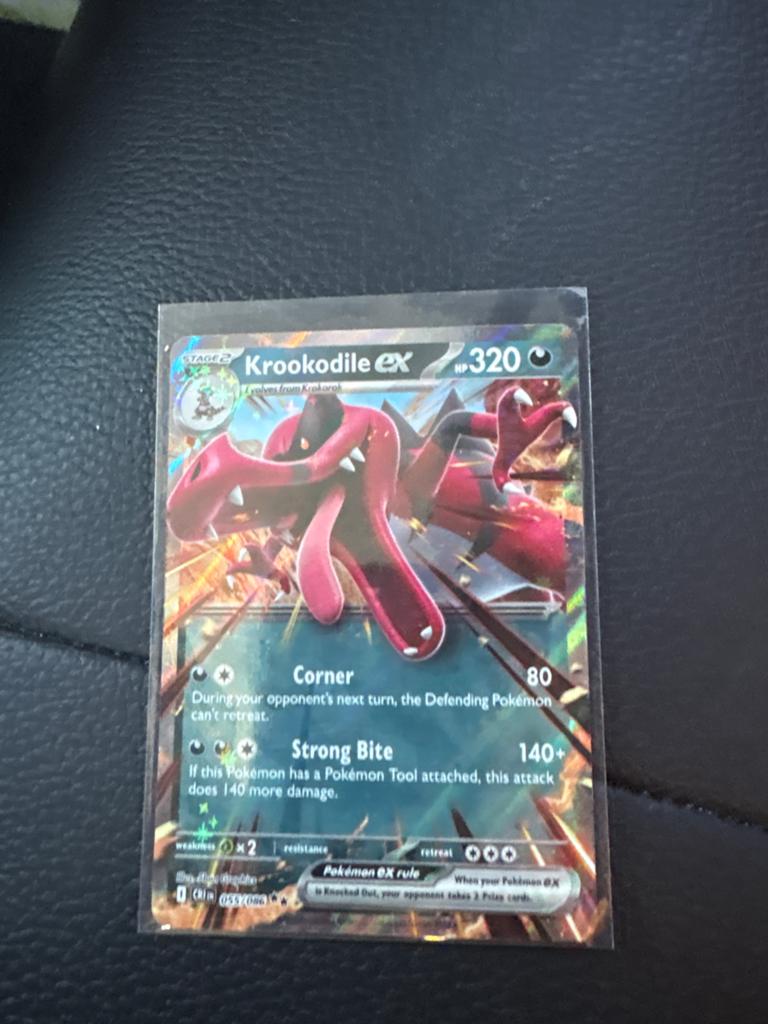 Krookodile EX Pokémon Kaart - Zo goed als nieuw, Hobby en Vrije tijd, Verzamelkaartspellen | Pokémon, Zo goed als nieuw, Losse kaart