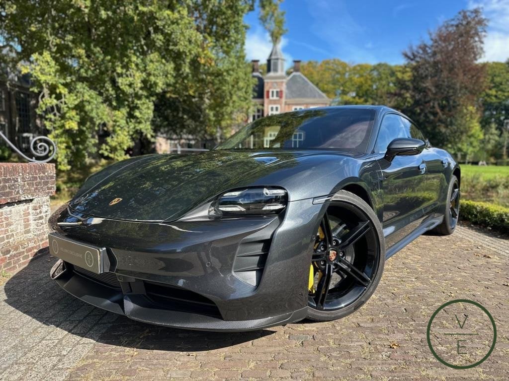 Porsche Taycan Turbo S | Alcantara | Keramisch | Sport Chron, Automaat, Stof, Zwart, 124 €/maand