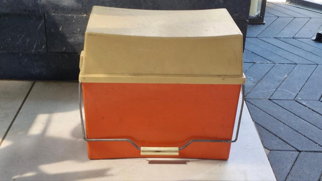 Vintage Curver picknickbox met servies, Ophalen, Kunststof, Overige merken, Oranje