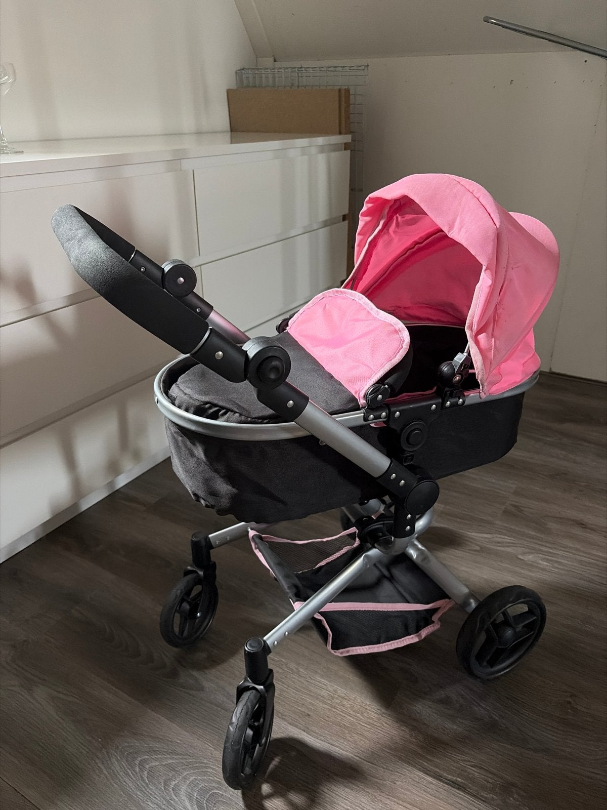 Roze poppenwagen - nette staat!, Ophalen, Zo goed als nieuw, Babypop