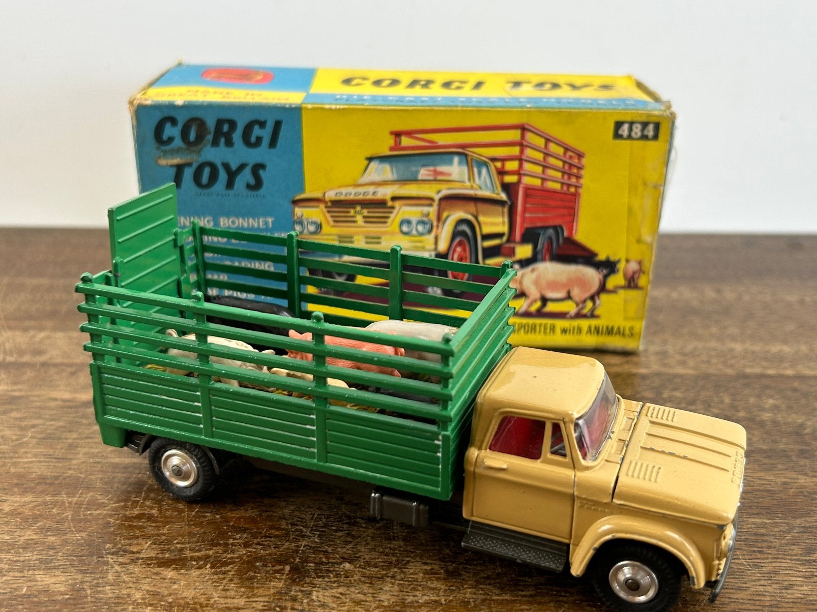 Corgi Toys 484 Dodge Kew Fargo Livestock Transporter Animals, Hobby en Vrije tijd, Ophalen of Verzenden, Zo goed als nieuw, Auto