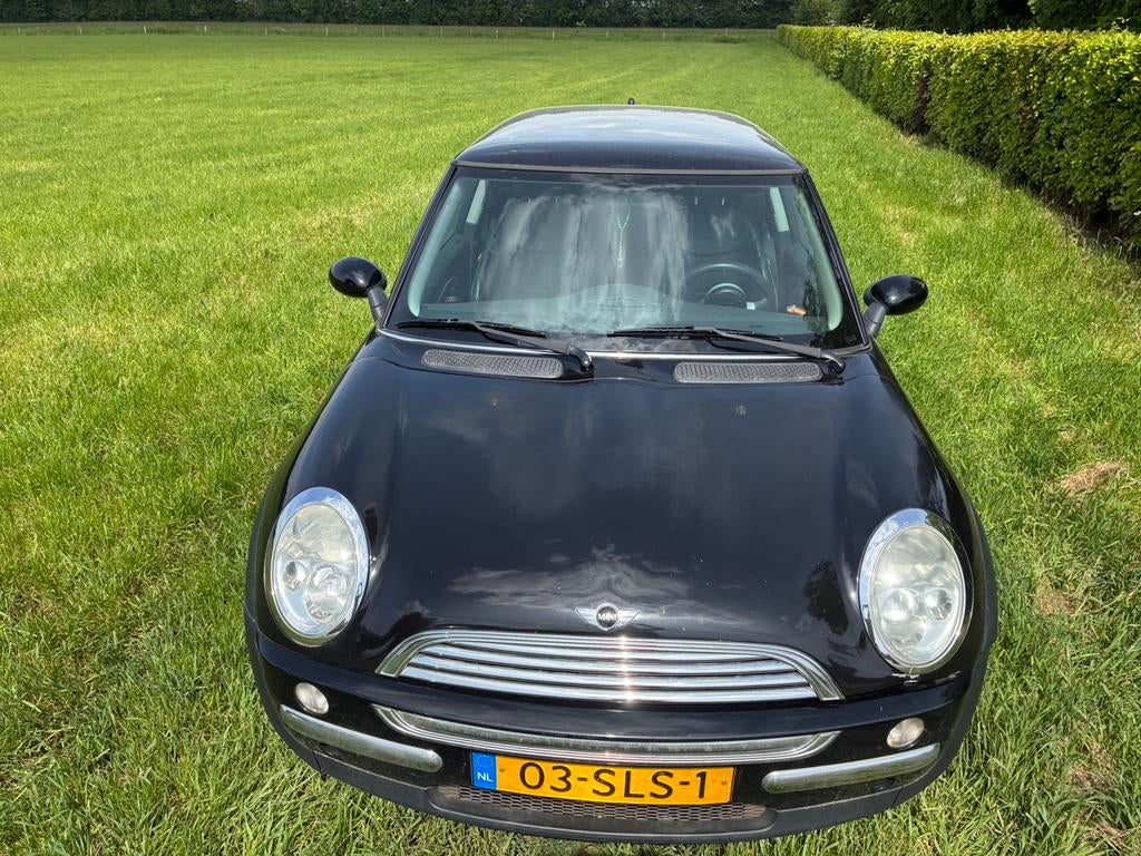 Mini 1.6 16V Cooper 2002 Zwart, Auto's, Mini, Voorwielaandrijving, 15 km/l, 4 cilinders, 4 stoelen