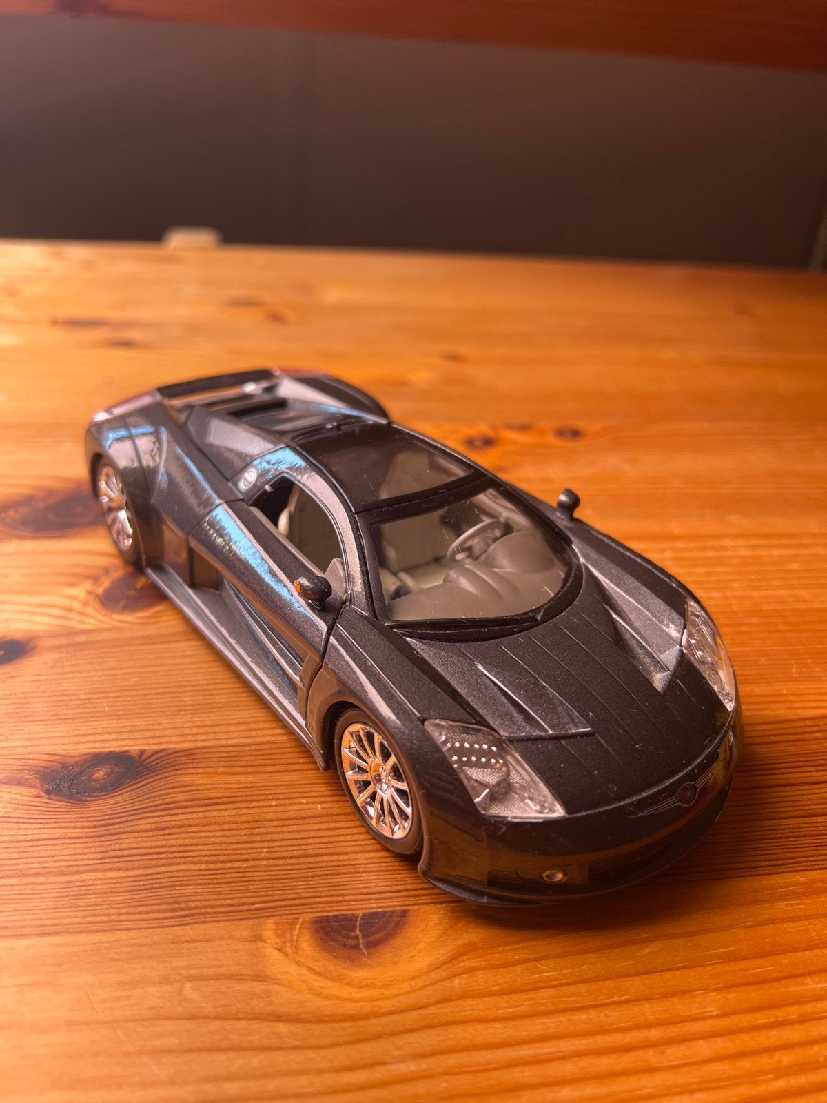 2005 Chrysler ME Four Twelve - Maisto 1:24 Diecast, Verzenden, Zo goed als nieuw, Maisto