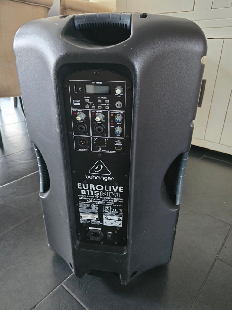 Behringer Eurolive B115MP3 – defect / voor reparatie of ombo, Audio, Tv en Foto, Luidsprekers, Ophalen, 120 watt of meer, Subwoofer