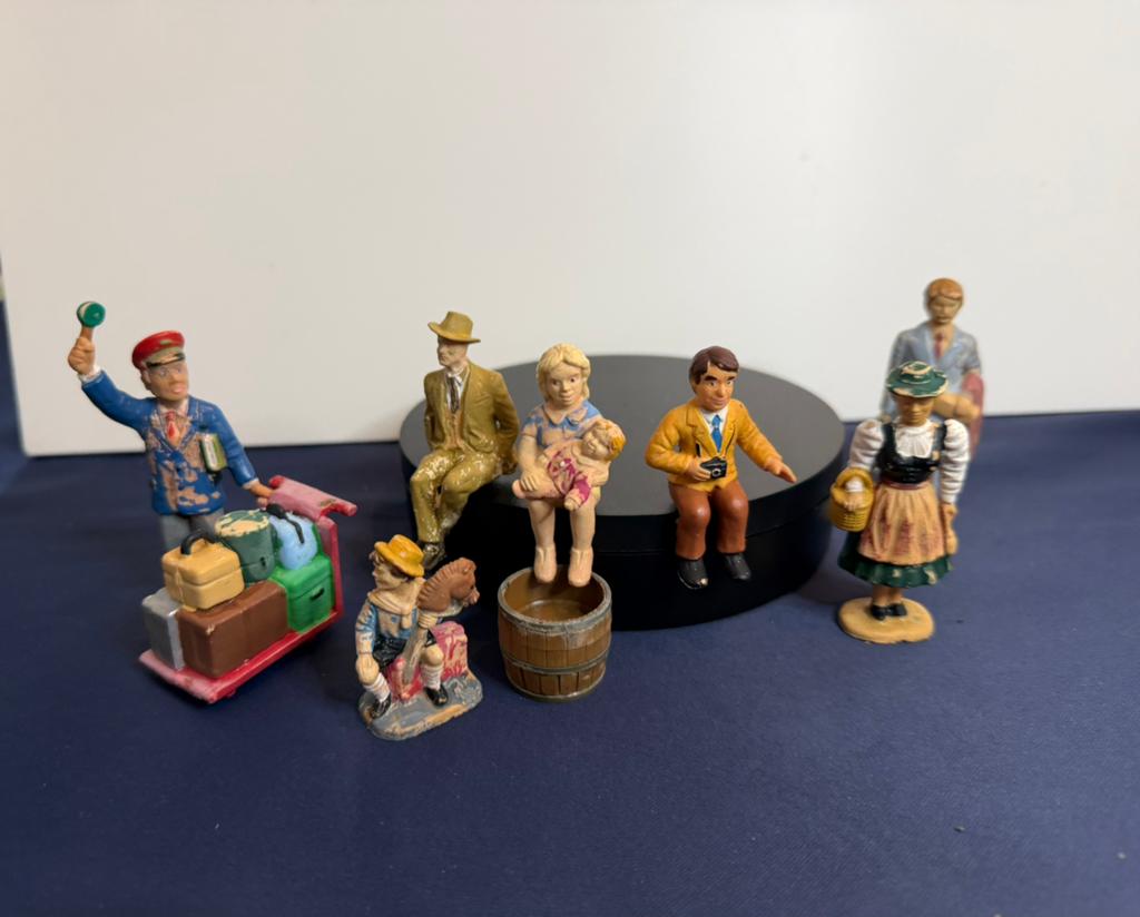 Vintage miniatuurfiguren set - diverse karakters, Ophalen of Verzenden, Gebruikt