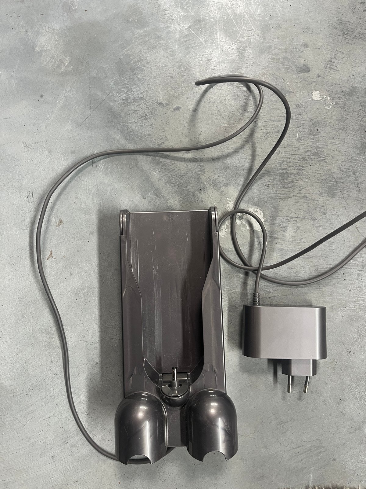 Dyson wandhouder met oplader, Ophalen of Verzenden, Gebruikt, Overige typen, Dyson