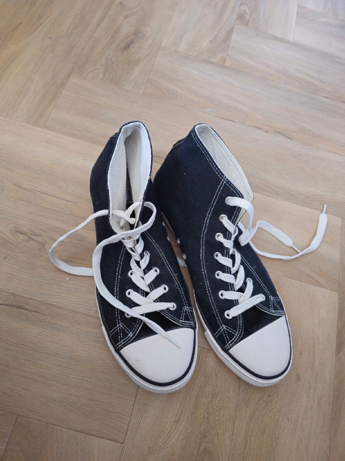 Gratis donkerblauwe sneakers, maat 46, Kleding | Dames, Ophalen, Blauw, Scapino, Gedragen