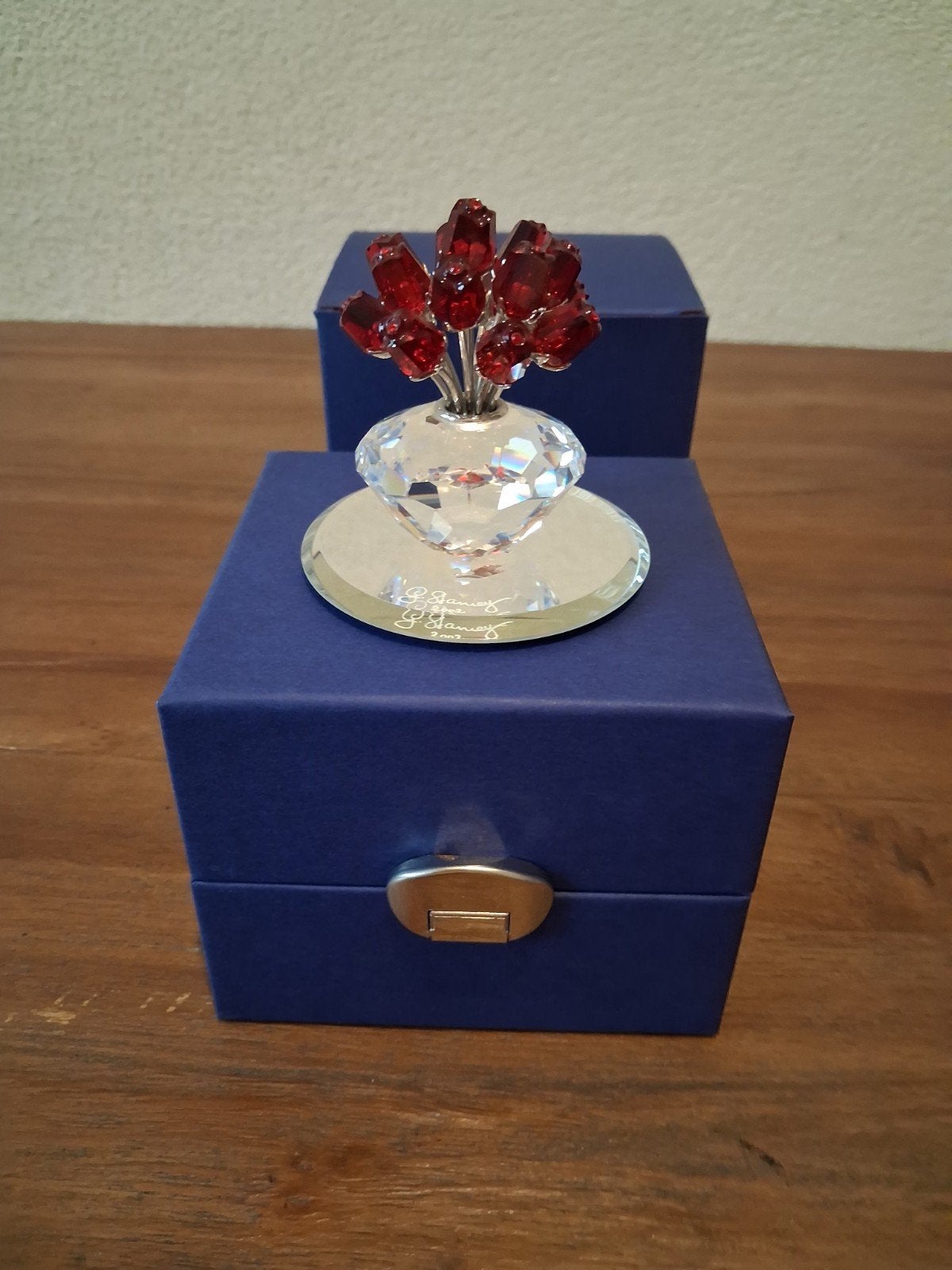 Swarovski vaasje  met bloemen met certificaat en originele v, Ophalen of Verzenden, Zo goed als nieuw, Figuurtje