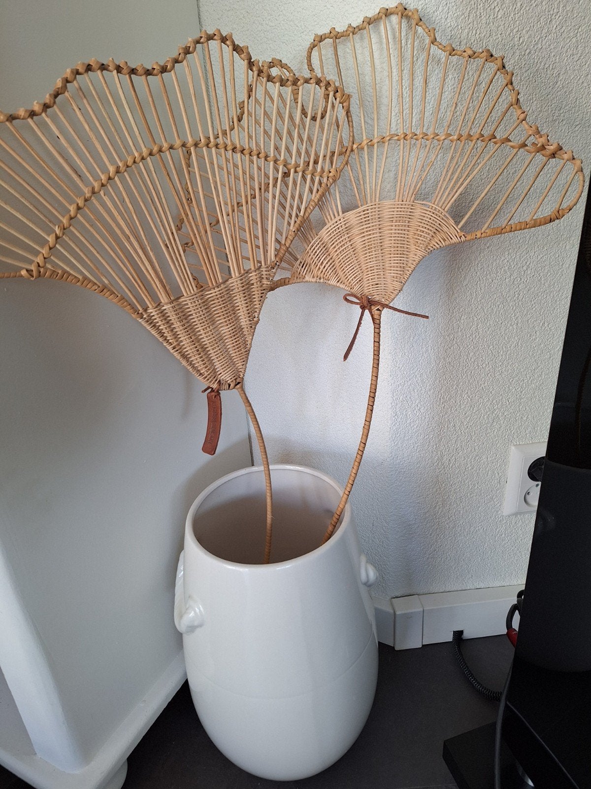 Riviera Maison decoratie: 2 rotan waaiers in vaas, Ophalen, Beige, 35 cm, Zo goed als nieuw