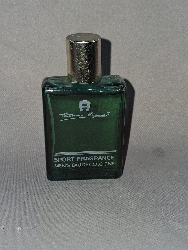 Volle parfum mini - Etienne aigner sport fragance, Verzamelen, Ophalen of Verzenden, Zo goed als nieuw, Miniatuur, Gevuld