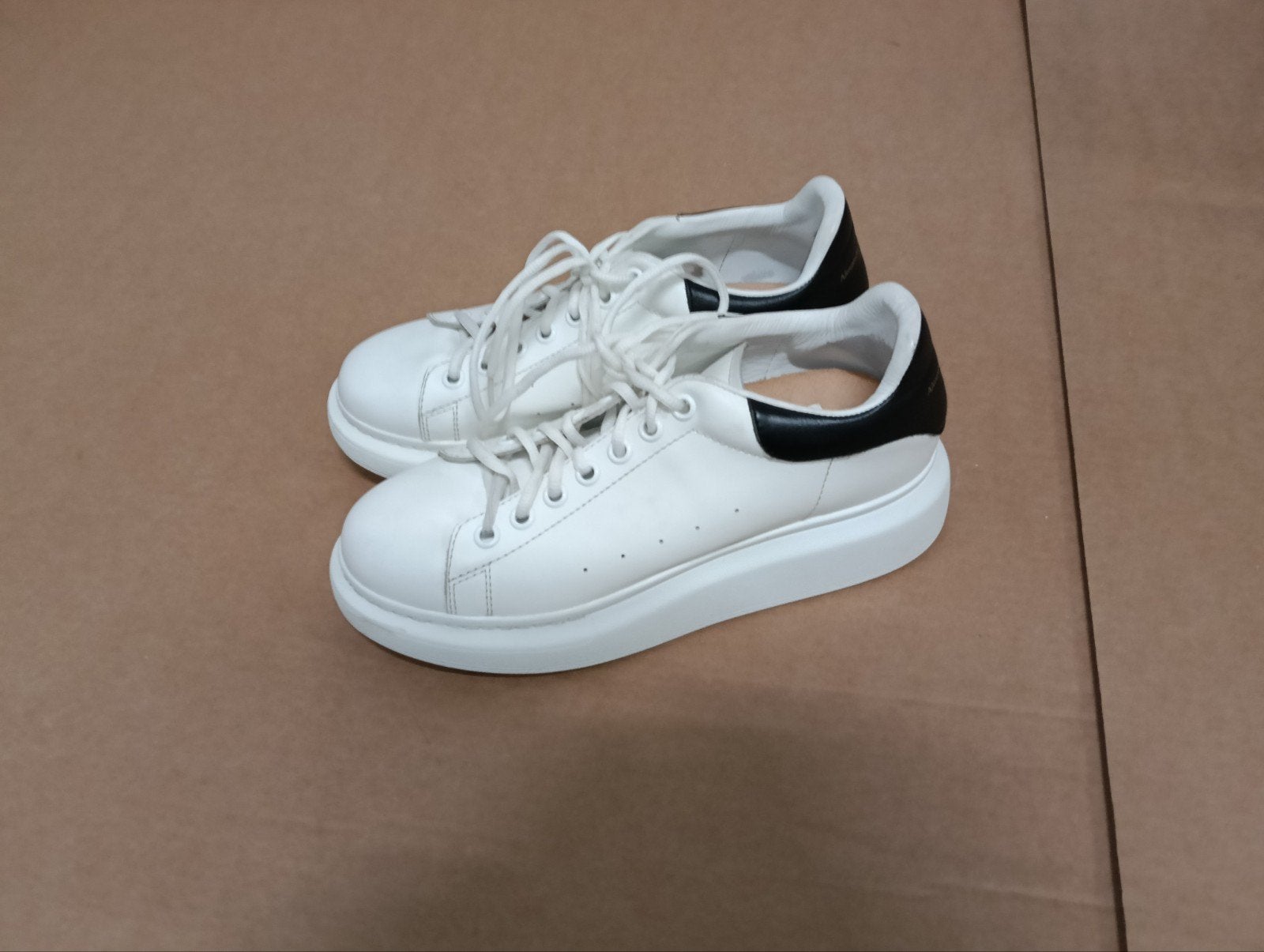 Alexander McQueen Sneakers - Maat 6.5, Wit, Ophalen of Verzenden, Sneakers of Gympen, Zo goed als nieuw
