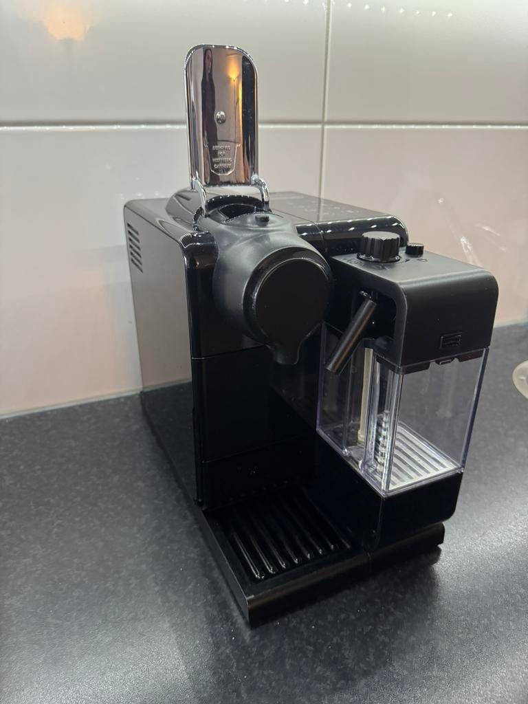 EN550.BM Lattissima Touch Nespresso coffee machine, Witgoed en Apparatuur, Koffiezetapparaten, Ophalen of Verzenden, Zo goed als nieuw