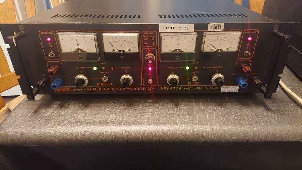 Dubbele 19 inch lineaire labvoeding, Ophalen of Verzenden, Zo goed als nieuw