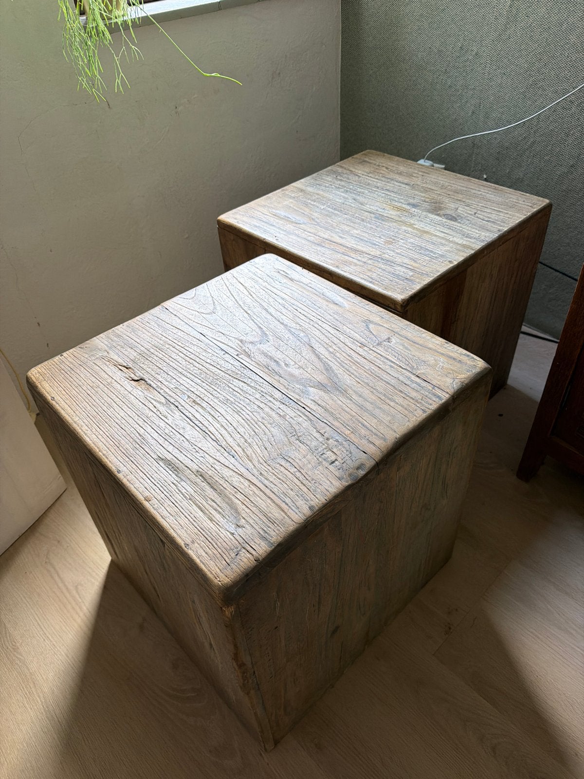 Set van 2 houten kubus bijzettafels 50x50 cm, Huis en Inrichting, Tafels | Bijzettafels, Gebruikt, Vierkant, 55 tot 75 cm, Hout