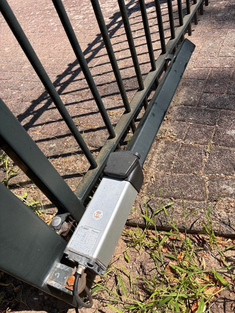 Fadini hydraulische poortopeners (set van 2) met toebehoren, Tuin en Terras, Tuinhekken en Hekwerk, Ophalen, Met poort, Gebruikt