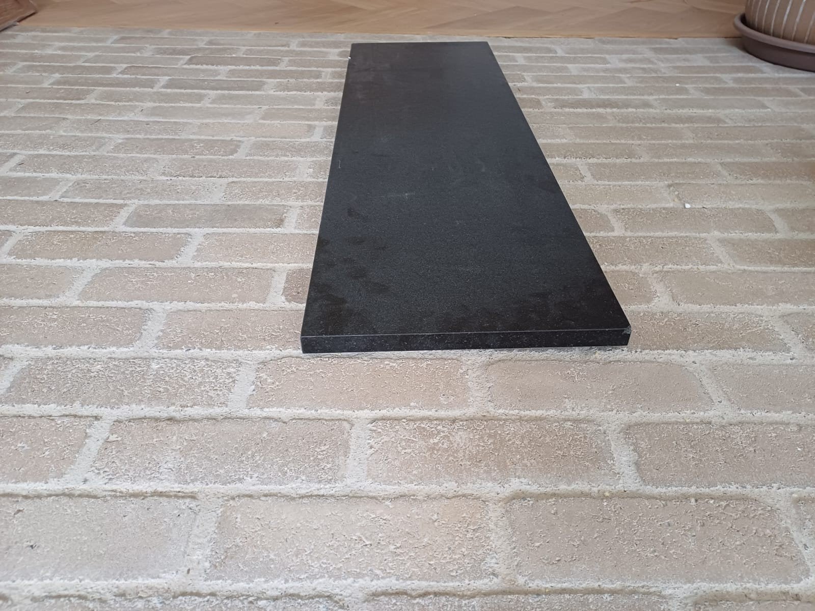 Vensterbank / dorpel Fine Basalt Gezoet 101 x 30  cm, Ophalen, 100 tot 150 cm, Hardsteen, Vensterbanken