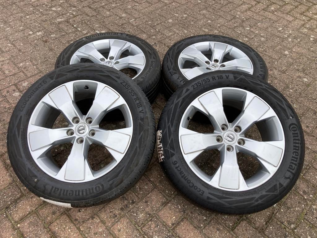18 inch originele Volvo XC40 velgen + banden 5x108 235/55/18, Ophalen, 18 inch, Banden en Velgen, 235 mm