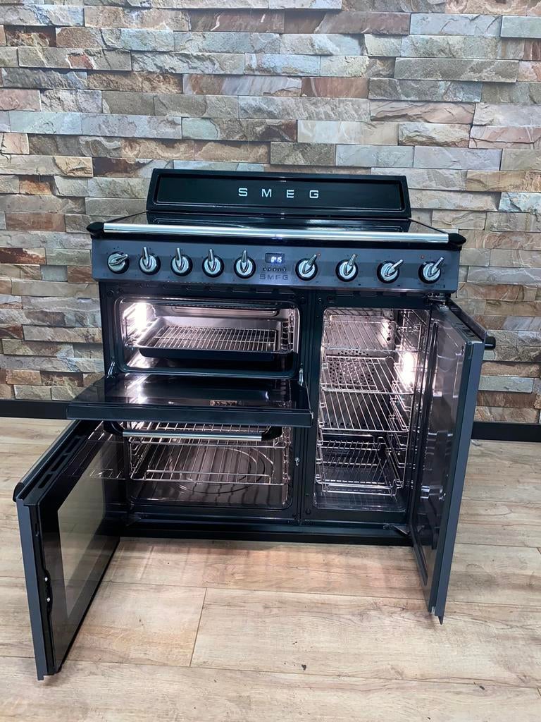 Luxe Smeg INDUCTIE Fornuis 5 zones 3 ovens 90 cm, 60 cm of meer, Ophalen of Verzenden, Zo goed als nieuw, Energieklasse A of zuiniger