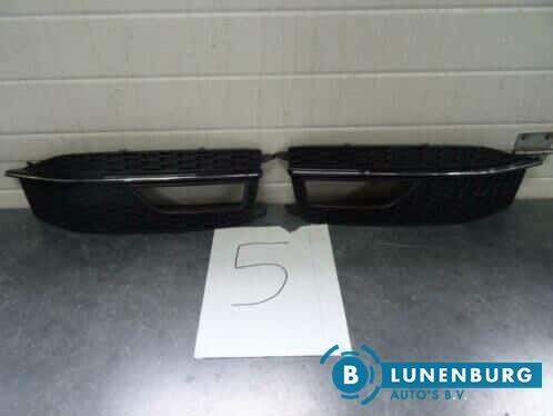 Voorbumper grille Audi A4 2015, Gebruikt, Voor, Bumper, Audi
