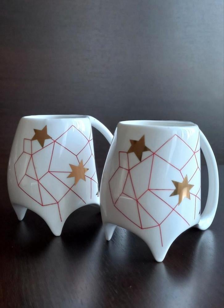 Corry Ammerlaan ontwerp,set van twee gevormde witte kopjes, Verzamelen, Ophalen of Verzenden
