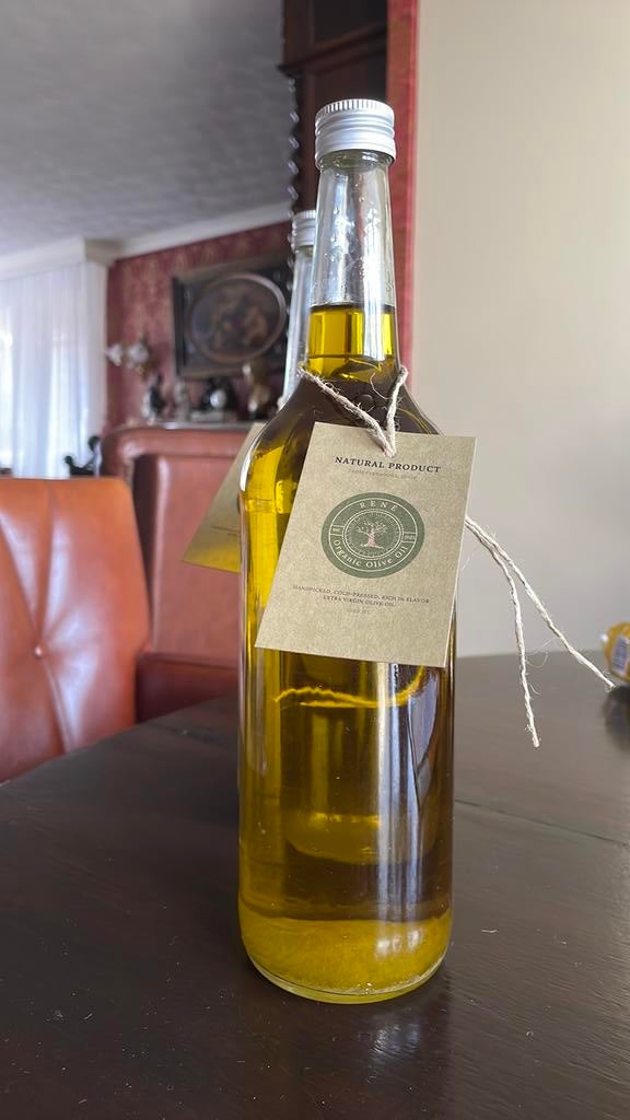 Extra vierge cold pressed olijf olie uit Taragonna Spanje, Ophalen