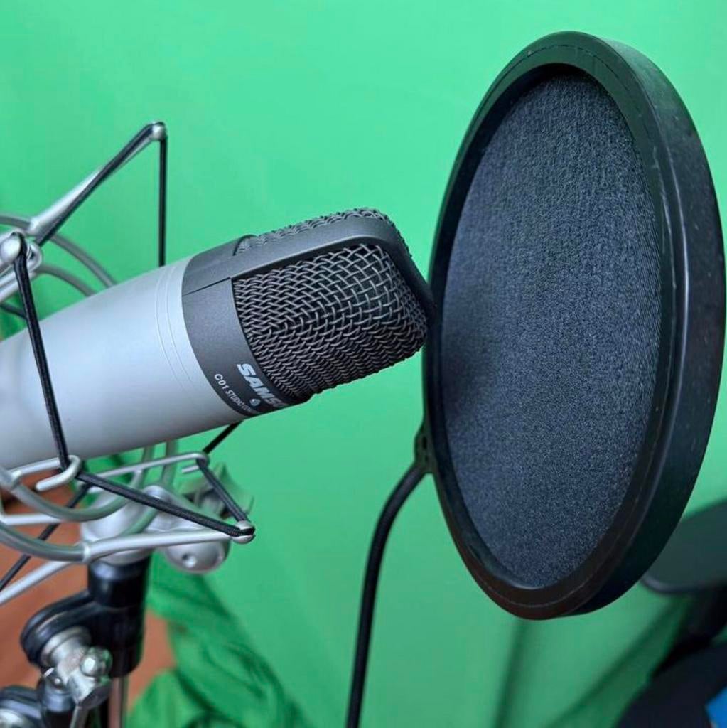 Condensator Microfoon+Shockmount+popfilter+xlr kabel+statief, Muziek en Instrumenten, Microfoons, Verzenden, Zo goed als nieuw