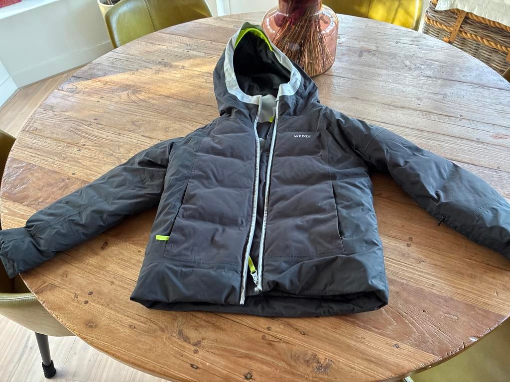 Wedze winter ski jas 133-142 cm 10 jaar, Kinderen en Baby's, Ophalen of Verzenden, Zo goed als nieuw, Jongen