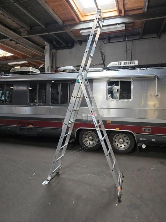 Reform Vouwladder 3x8 Treden – Professioneel - In nieuwstaat, Doe-het-zelf en Verbouw, Ladders en Trappen, Ophalen, Zo goed als nieuw