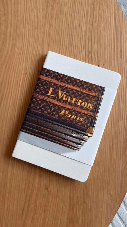 Louis Vuitton The Spirit of Travel book, Ophalen of Verzenden, Zo goed als nieuw