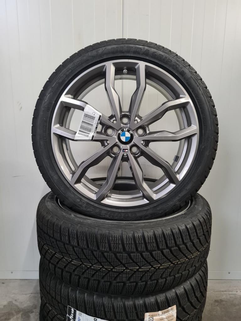 18' BMW 1 2 Serie Styling 711M met winterbanden NIEUW, 18 inch, Banden en Velgen, Nieuw, Personenwagen