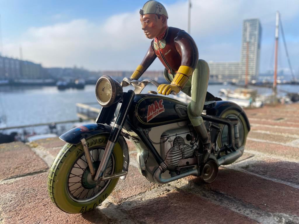 Blikken motor Arnold Mac met sleutel, Ophalen of Verzenden
