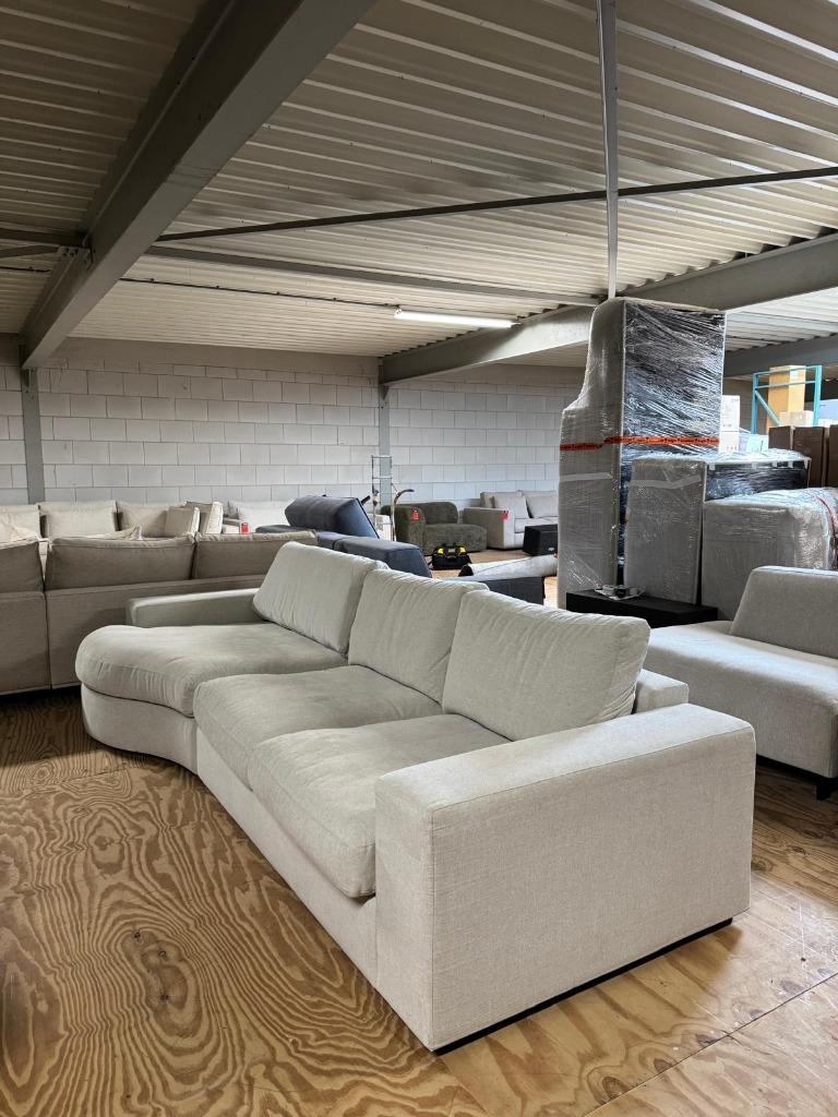 Hoekbank Victoria l Whoon l Room108 l Van €2117 voor €999, Ophalen, Stof, Gebruikt, 100 tot 125 cm