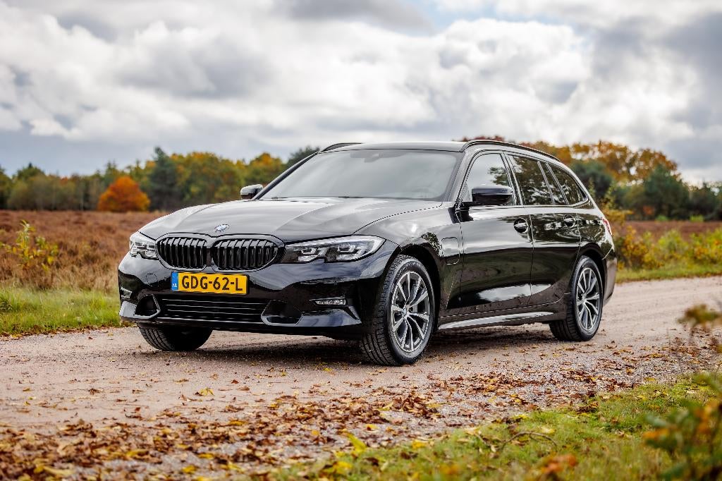 BMW 3-Serie 330e 292pk Aut 2021 Zwart, Auto's, BMW, Automaat, 1998 cc, Achterwielaandrijving, 4 cilinders