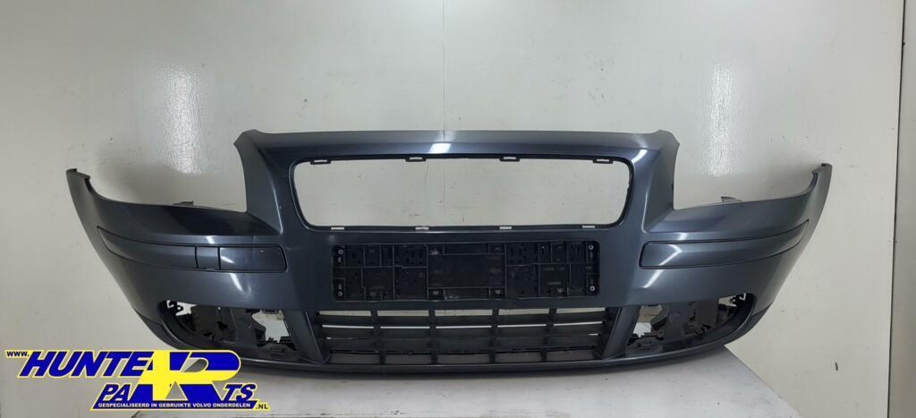 Voorbumper grijs 455 Volvo V50 ('04-'12) 30657005, Gebruikt, Voor, Ophalen of Verzenden, Volvo
