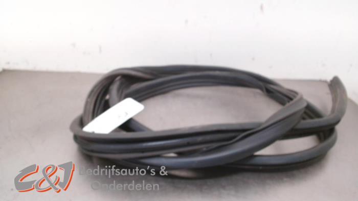 Portierrubber 2Deurs rechts van een Ford Transit, Gebruikt, -, -, Ophalen of Verzenden