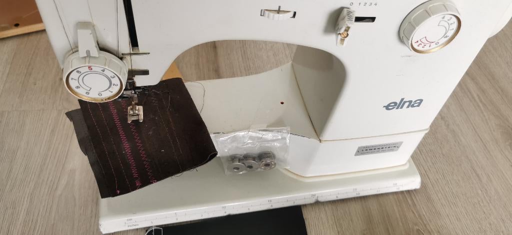 Naaimachine elna special Krachtig voor alle stoffen, Hobby en Vrije tijd, Naaimachines en Toebehoren, Ophalen of Verzenden, Zo goed als nieuw
