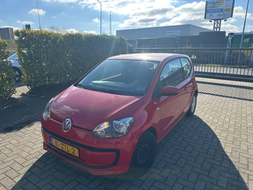 Volkswagen up! 1.0 44KW 2013 Rood + 1 jaar APK, Auto's, Voorwielaandrijving, Euro 5, Stof, Up!