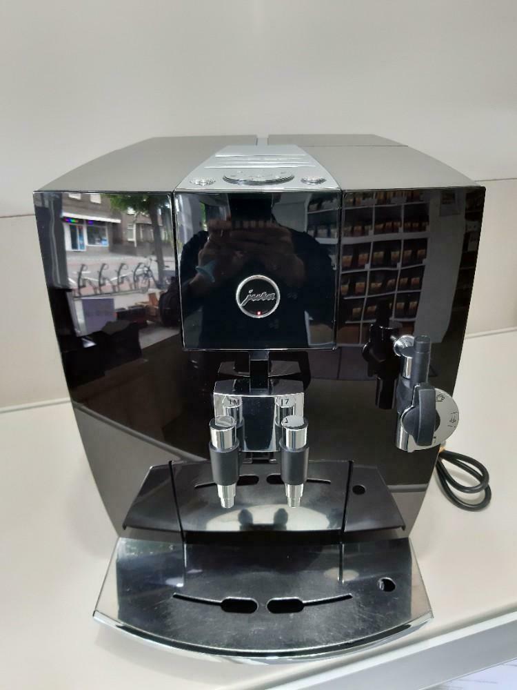 Op zoek naar een koffiemachine? Jura Delonghi Saeco Philips, Espresso apparaat, 10 kopjes of meer, Ophalen of Verzenden, Zo goed als nieuw