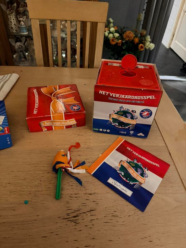 Het verjaardagsspel ik hou van Holland werkend, Hobby en Vrije tijd, Gezelschapsspellen | Bordspellen, Ophalen of Verzenden, Zo goed als nieuw