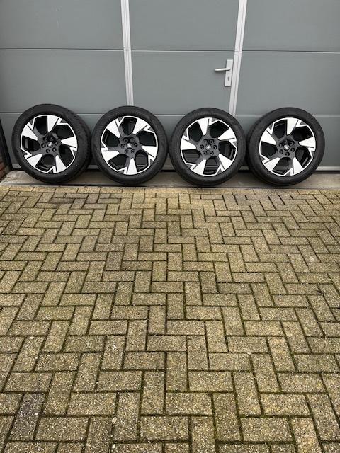 Ford transit custom z.g.a.n 19inch banden/velgen Asphalt, 235 mm, Band(en), Zomerbanden, Ophalen