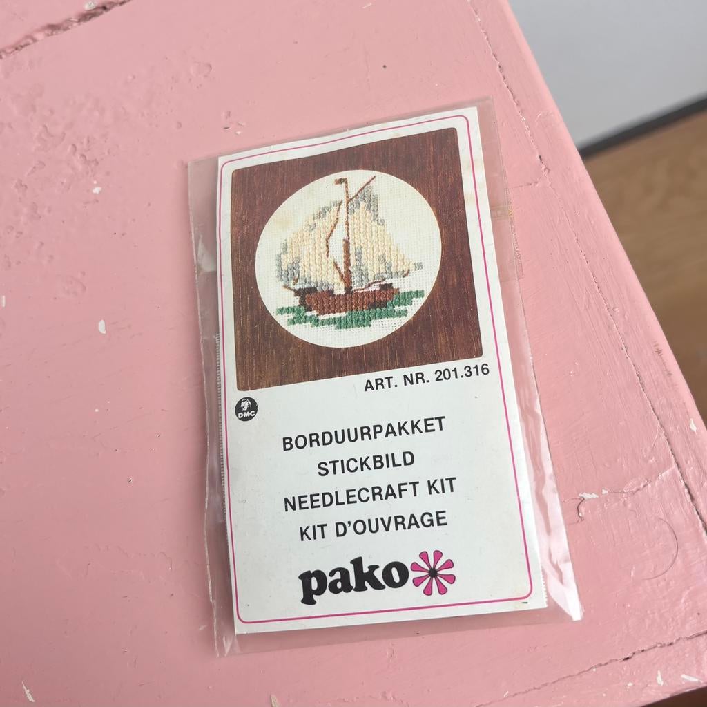 Vintage Pako Borduurpakket Zeilschip (201.316), Boeken, Prentenboeken en Plaatjesalbums, Ophalen of Verzenden, Zo goed als nieuw