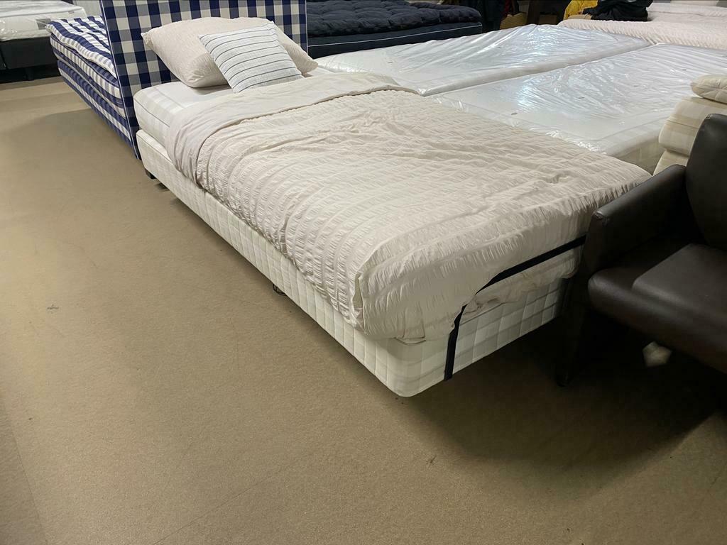 Foto 3 van HASTENS OUTLET WINKEL Hästens bjx toppers en outlet bedden